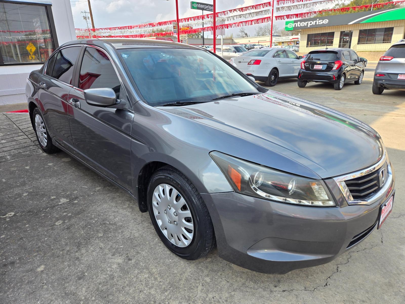 2008 GRAY /BLACK Honda Accord LX Sedan (1HGCP25378A) with an 2.4L L4 DOHC 16V engine, 5-Speed Manual Overdrive transmission, located at 503 West Court, Seguin, TX, 78155, (830) 379-3373, 29.568621, -97.969803 - Photo #1